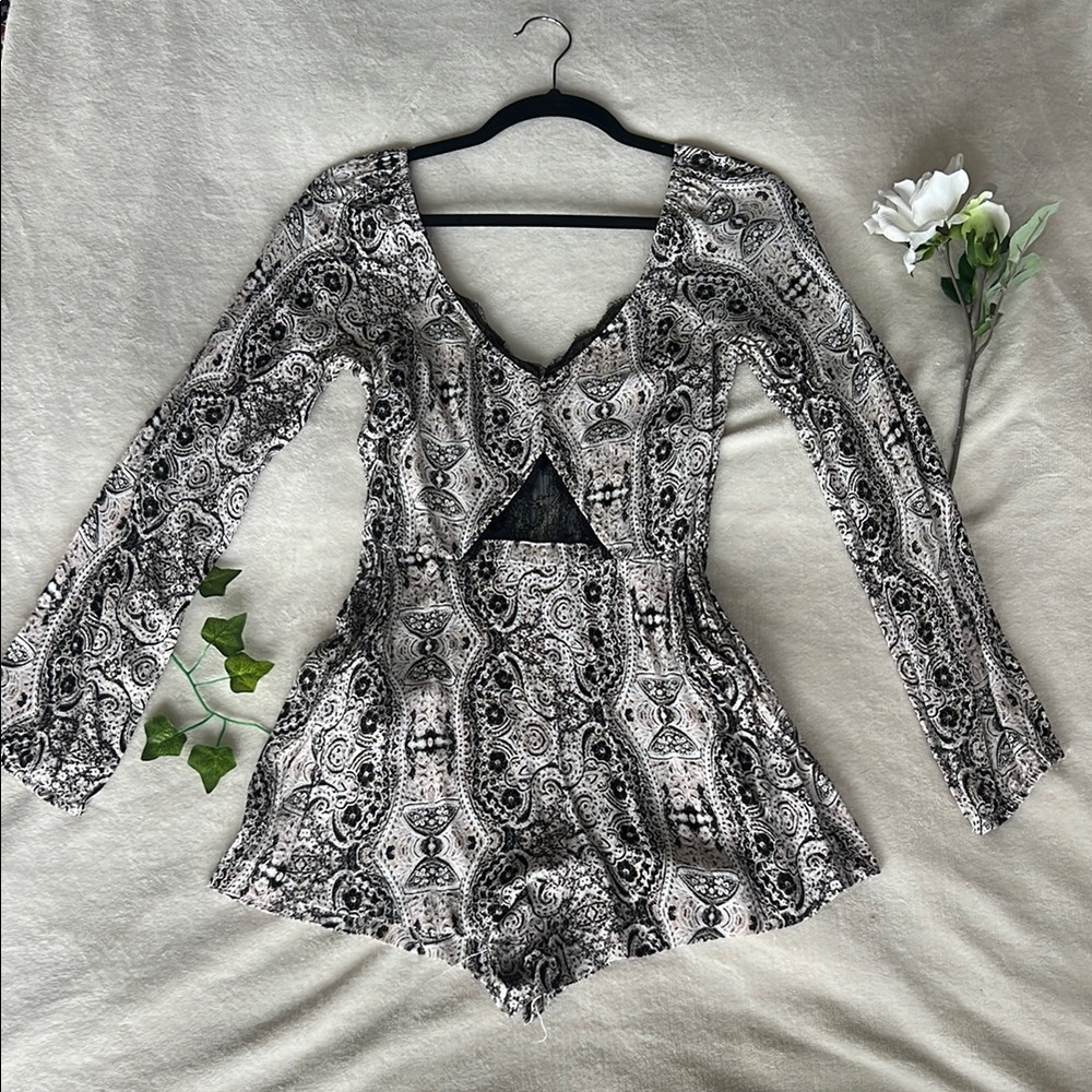 Kendall & Kylie Black and Cream Lace Patterned Long-Sleeve Romper